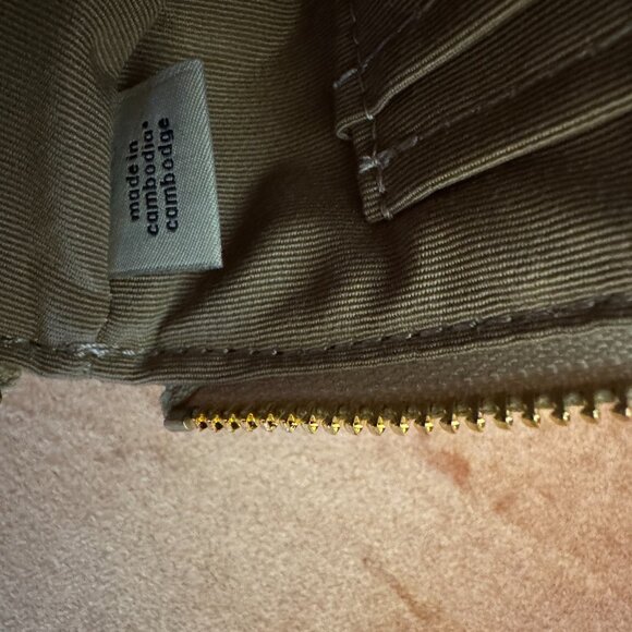 Coach Wristlet Wallet Strawberries - Picture 5 of 6